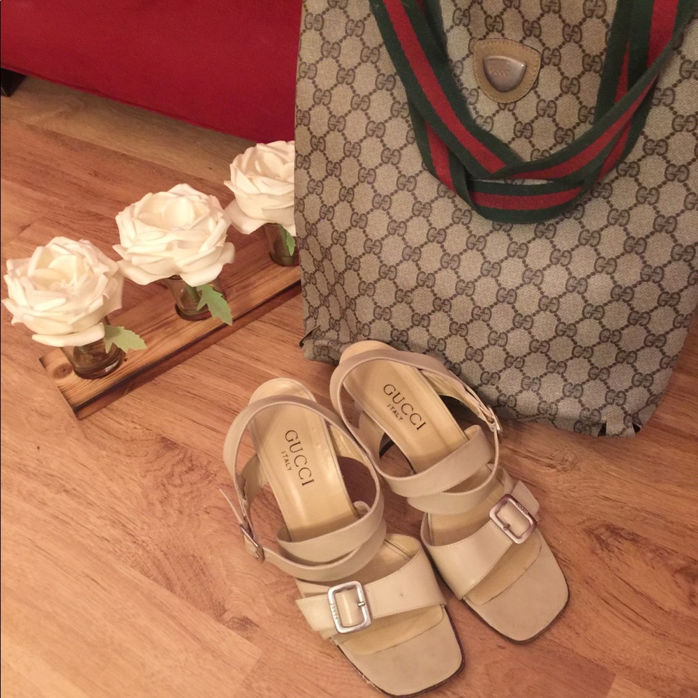 •  GUCCI • VINTAGE • STRAPPY SANDALS